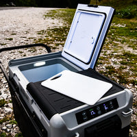 Ansicht von oben und Schneidebrett im Lieferumfang der Kühlbox enthalten