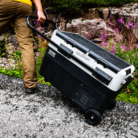 Leicht zu transportieren, rollt leicht und der Griff ist einklappbar.