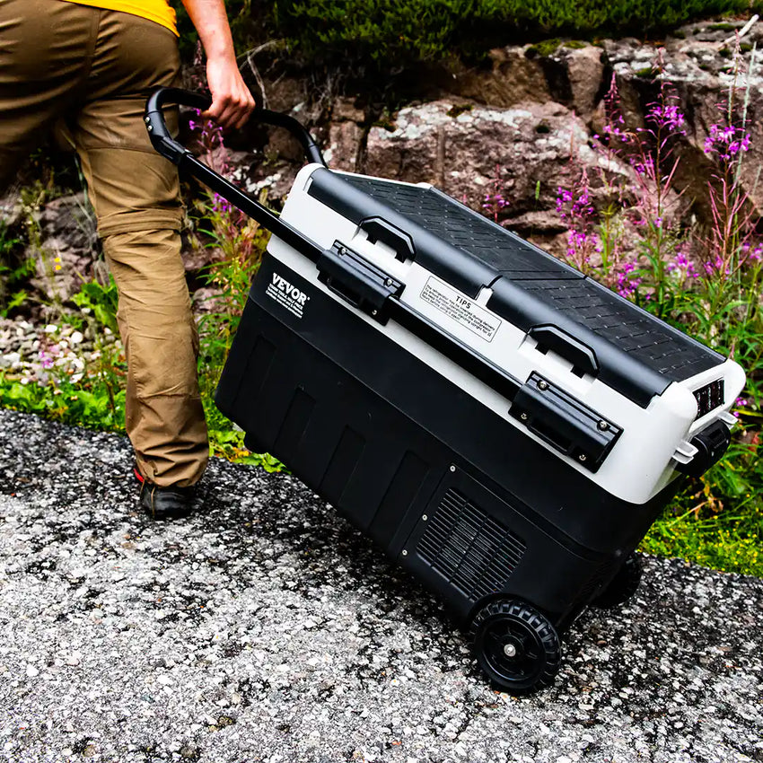 Leicht zu transportieren, rollt leicht und der Griff ist einklappbar.