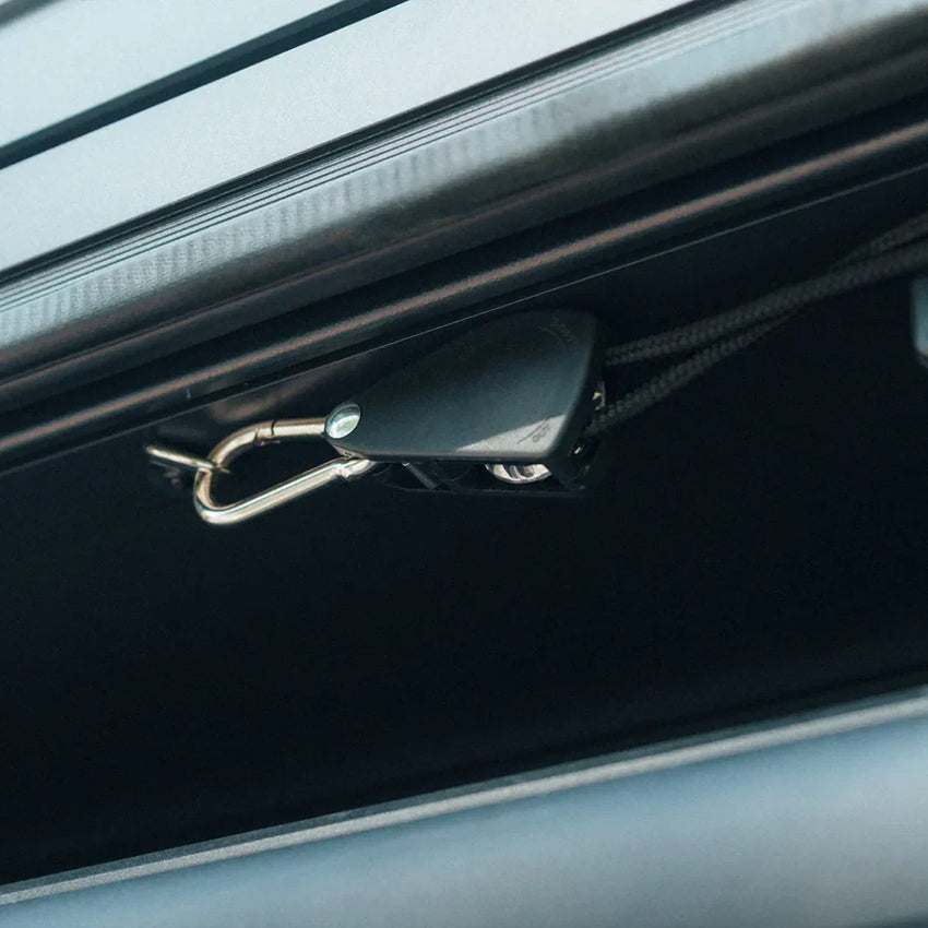 Detailansicht der Seilrolle und des Montageseils