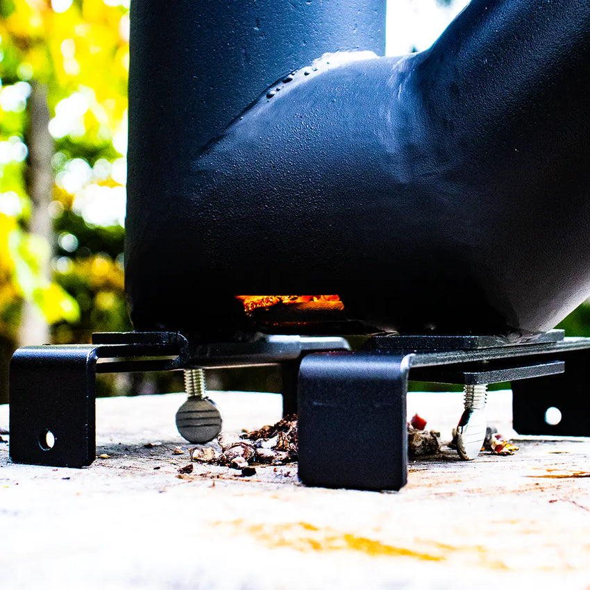 Ansicht von unten, Ascheauslass und Lufteinlass auf die heiße Glut