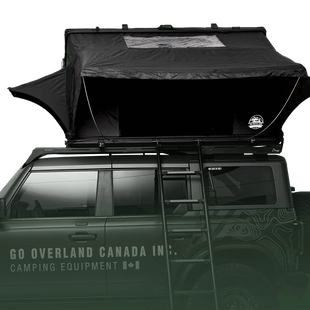 4-Jahreszeiten-Dachzelt von der Seite gesehen, wenn es geöffnet ist