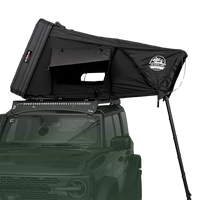 Vorderansicht mit offenem Dachgepäckträger, bereit für jedes Gelände