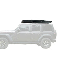 Seitenansicht des ultraschlanken Dachzeltes